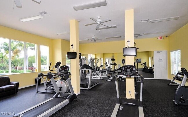 Building Photo - 11807 Bayport Ln