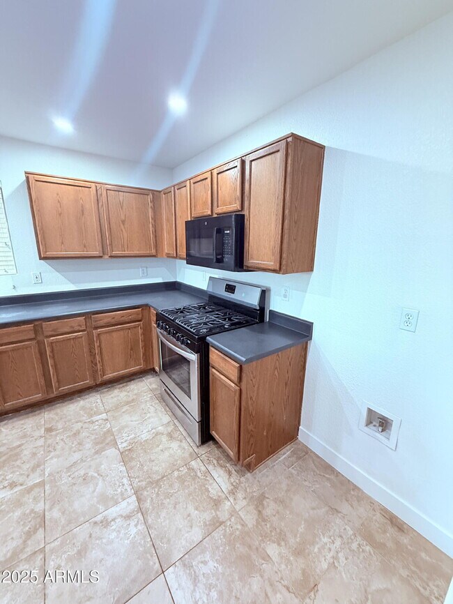Building Photo - 26807 N 31st Dr