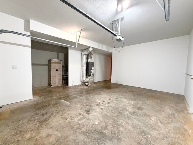 Building Photo - 90 Promontory Ln