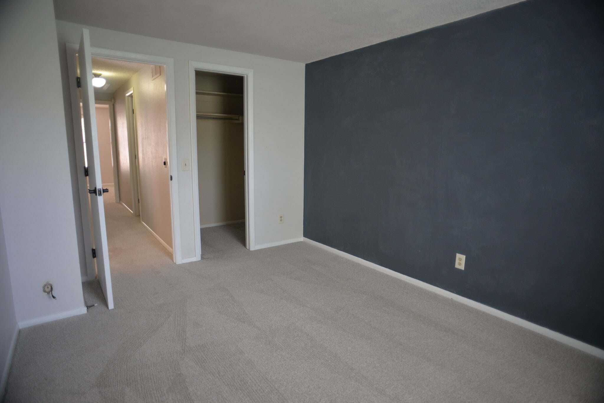 West bedroom - 2862 W Long Dr
