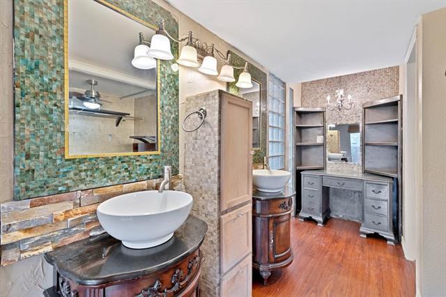 Building Photo - 26 Oakbrook Dr