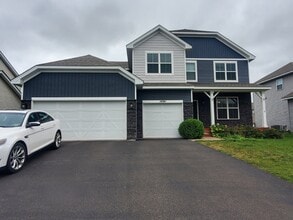 Building Photo - 5 BR 3 BA Single Family Home in North Hugo Minneapolis