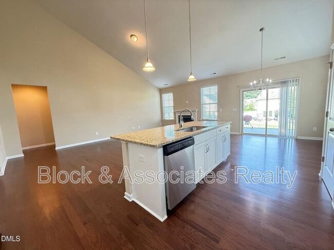 Building Photo - 2433 Cedar Rock Dr