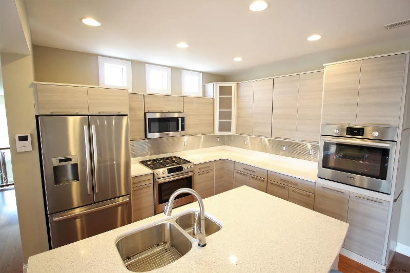 Building Photo - 713 Lois Ln