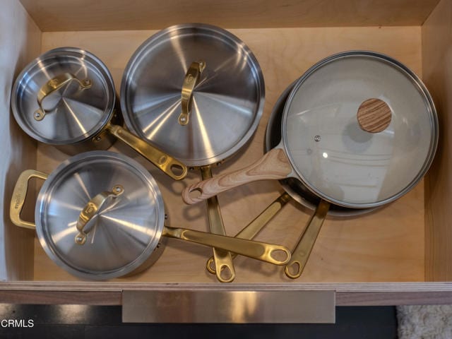 Building Photo - 530 S Hewitt St