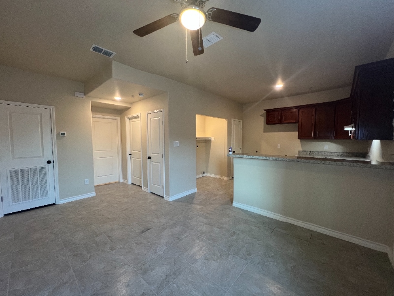 Building Photo - 2904 E Lyon St