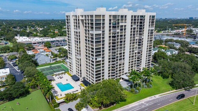 Building Photo - 3301 Bayshore Blvd
