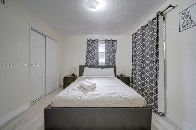 Building Photo - 427 SW 6th St