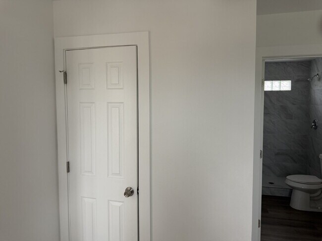 Building Photo - 7651 Oak Chase
