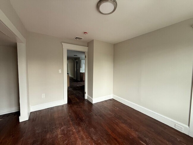 Building Photo - 47-49 Mead St