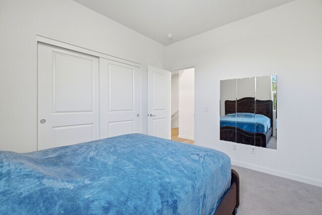 Building Photo - 4 Bedroom Townhome for rent In Murrieta
