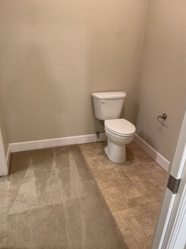 Building Photo - Beautiful/Quick I-25 Access 2 Bed 2 Bath Condo in Wellington