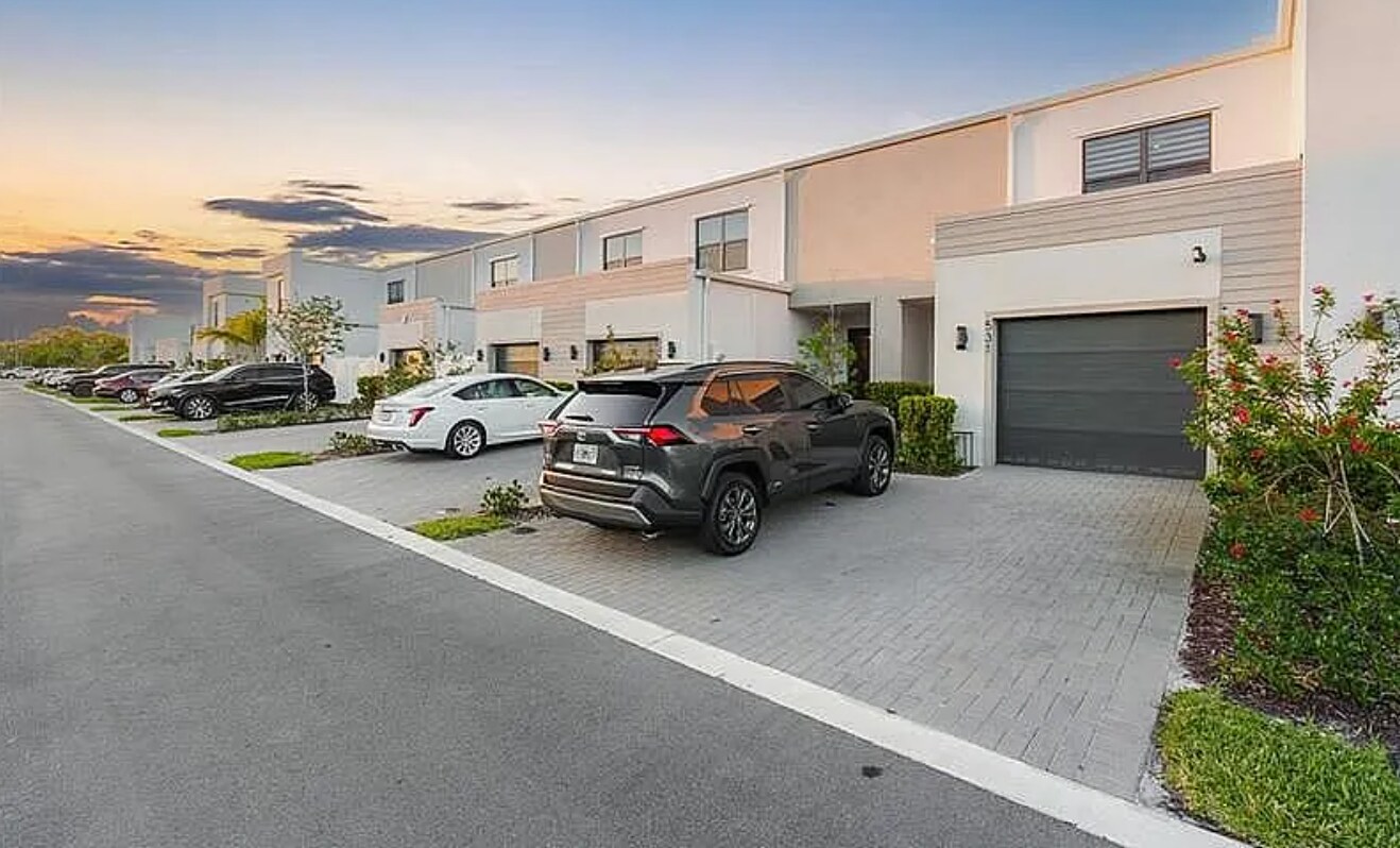 Building Photo - 531 NW 17th St