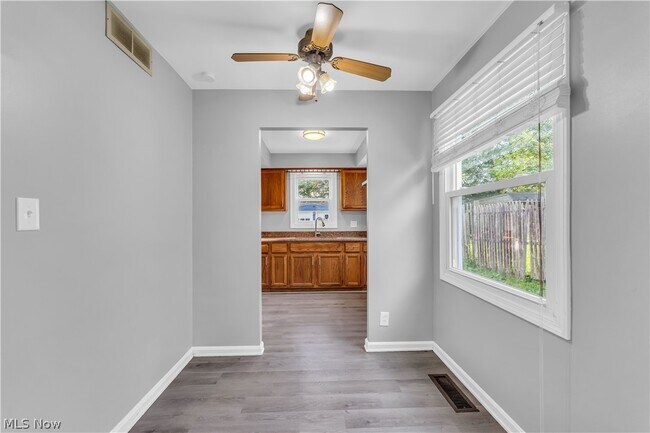 Building Photo - 3705 Wetzel Ave