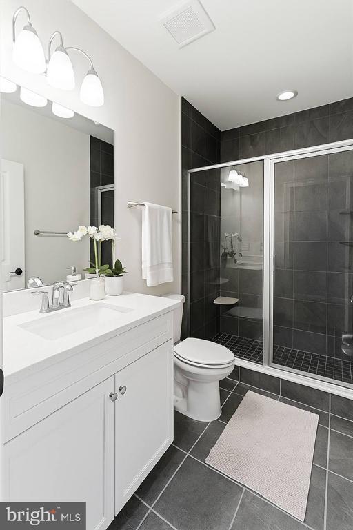 Building Photo - 4 Barton Ave