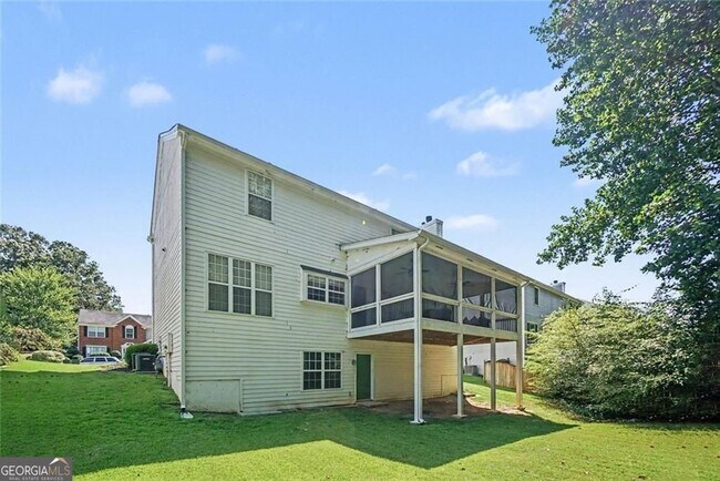 Building Photo - 2200 Traywick Chase