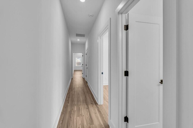 Building Photo - Modern Living in West Nashville