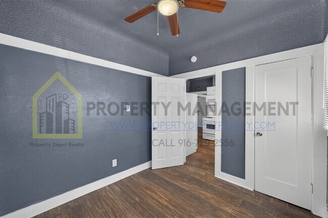 Building Photo - Charming 2-Bedroom Bungalow Retreat in Sacramento