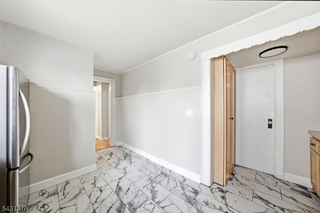 Building Photo - 86 Curie Ave