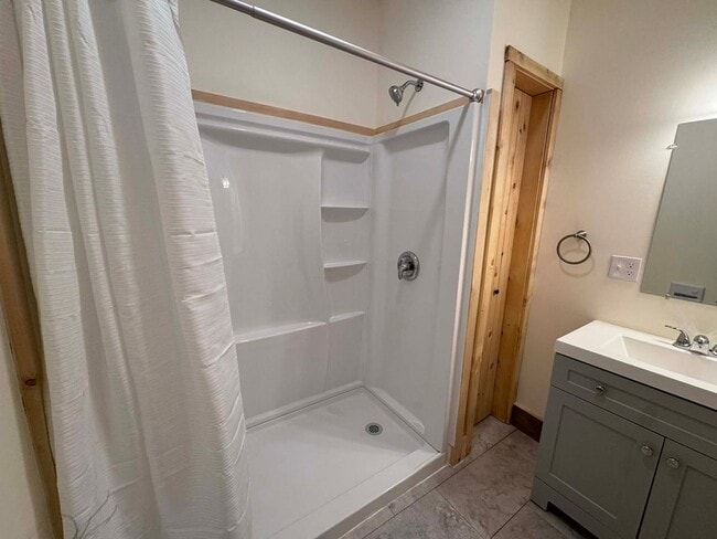 Building Photo - Meadow Woods