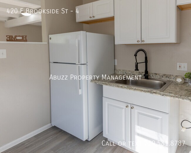 Building Photo - Brookside