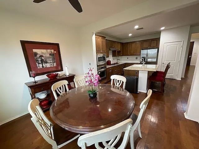 Building Photo - Immaculate 5-Bedroom Executive Home in Desirable Plum Canyon