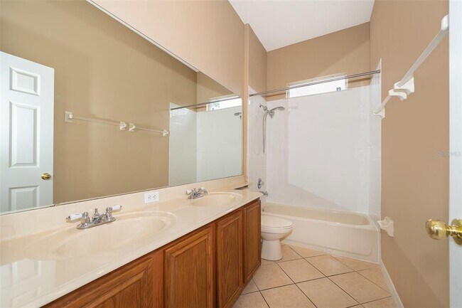 Building Photo - 2335 Cedar Garden Dr