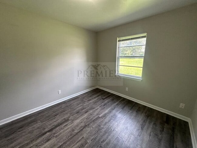 Building Photo - $799 RENT $799 Deposit/ 2 bd / 1 ba Grandv...