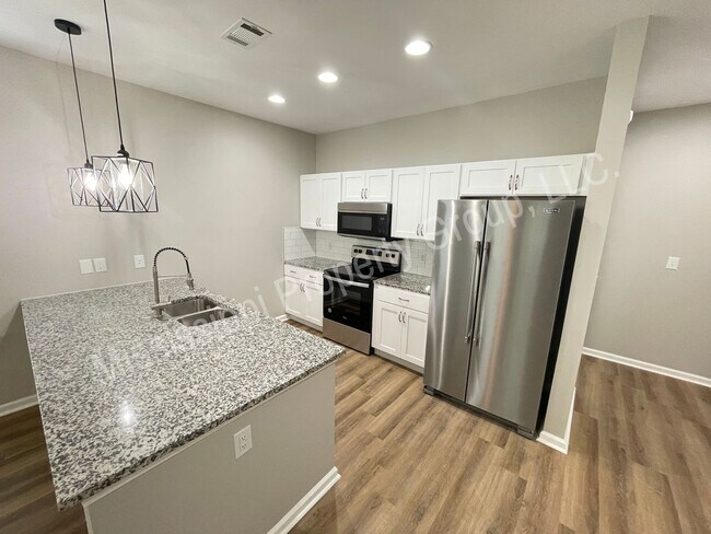 Building Photo - 517 Olive Branch Way