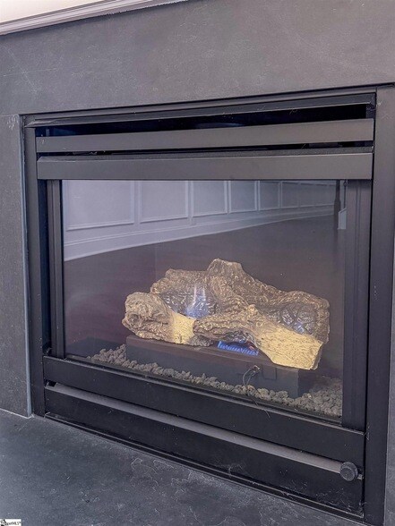 Building Photo - 428 Woodbark Ct