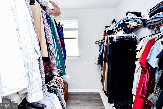 Building Photo - 5692 Stephanie Tessa Way