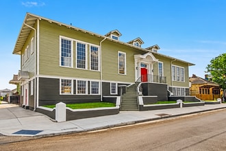 Building Photo - 2135 Second St