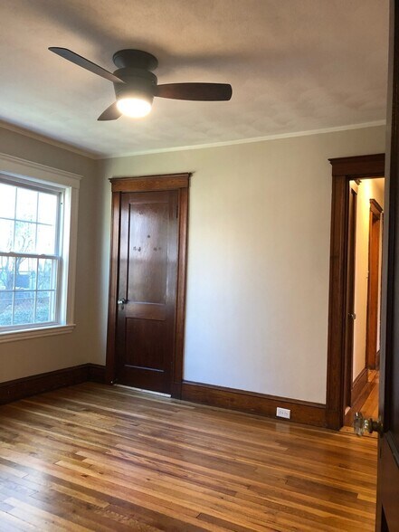 Building Photo - 124 Bynner St