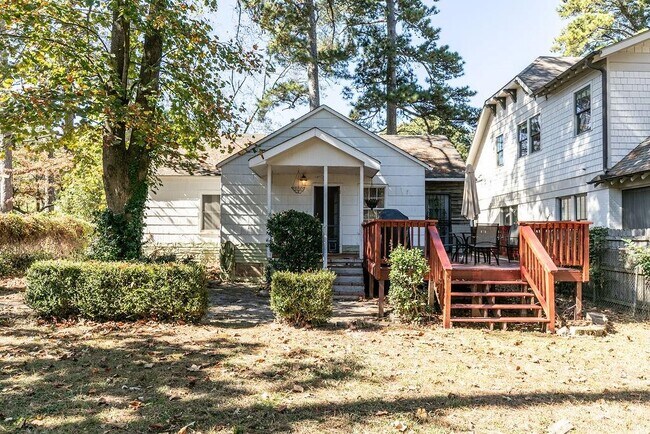 Building Photo - 936 East Lake Dr