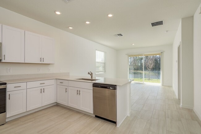 Building Photo - 18234 Pleasantview Blvd