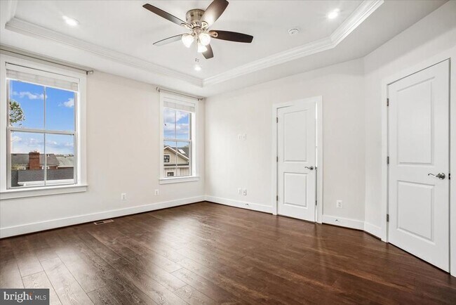 Building Photo - 3016 20th St S