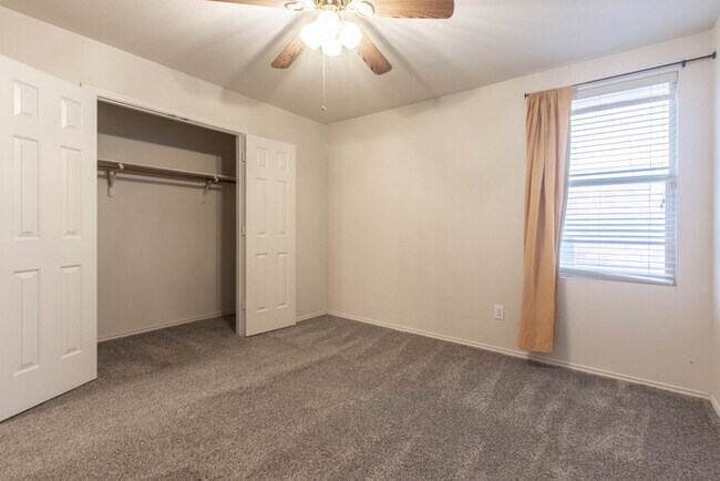 Building Photo - 2405 Spruce Ct