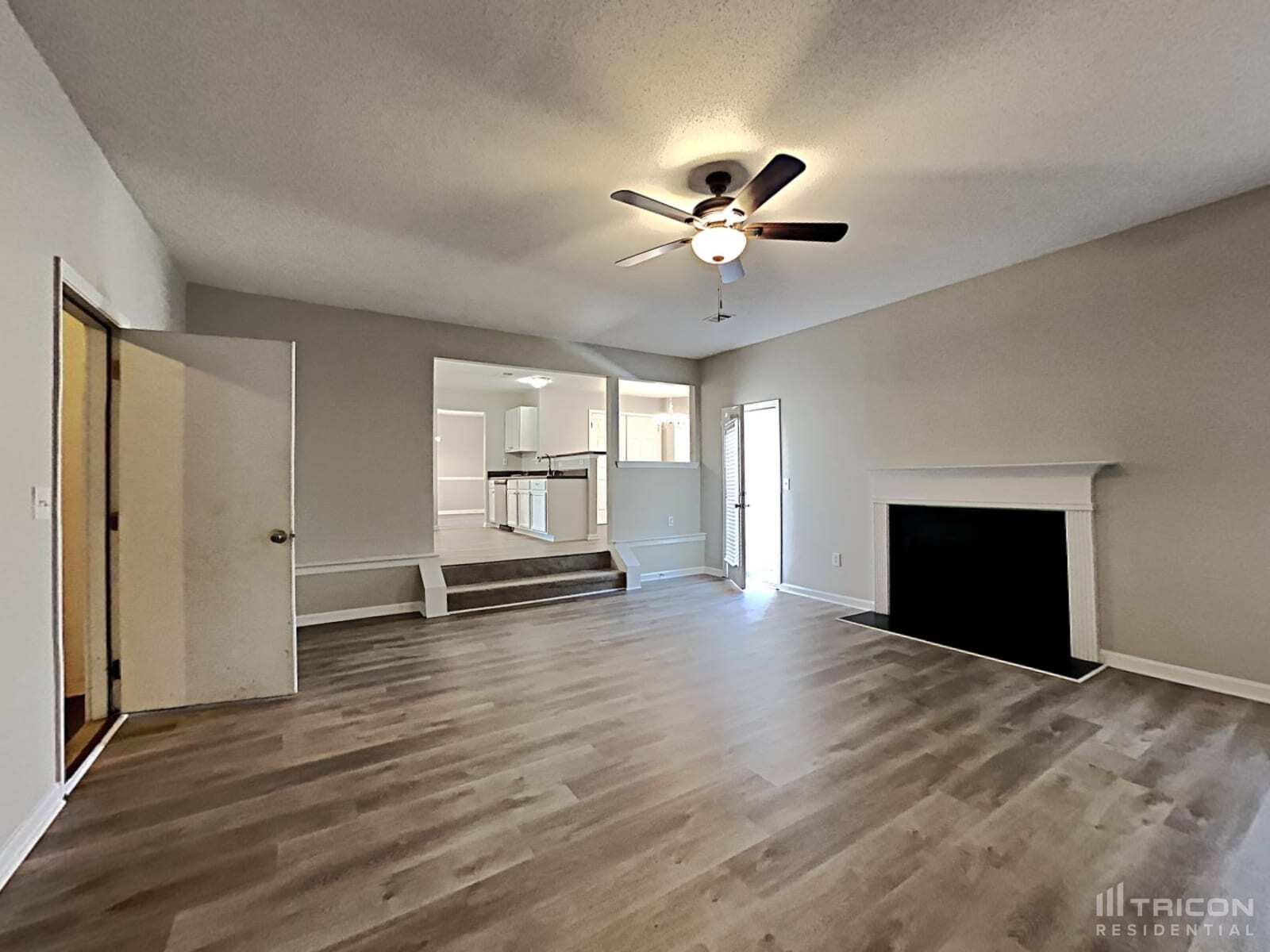 Building Photo - 869 Kendall Park Dr