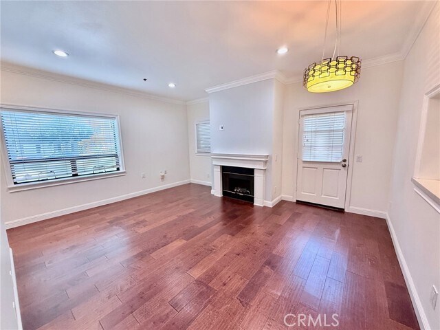 Building Photo - 111 S Oak Knoll Ave