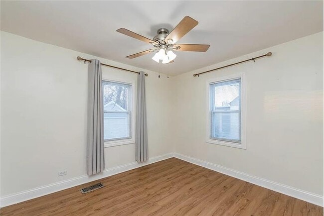 Building Photo - 1902 N Ash St