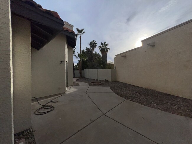 Building Photo - 3 Bed 2 Bath House For Rent Scottsdale