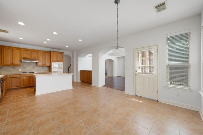Building Photo - 6920 Larue Belle Cove