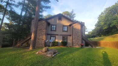 Building Photo - 900 Candlewood Dr NW