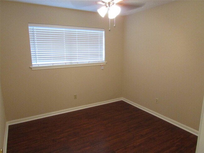 Building Photo - 3219 Ashmont Ln