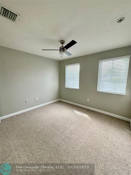 Building Photo - 4425 SW 160th Ave