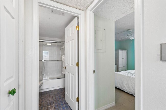 Building Photo - 719 Pinellas Bayway S