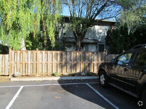 Building Photo - PM-124 SE 71st Ave