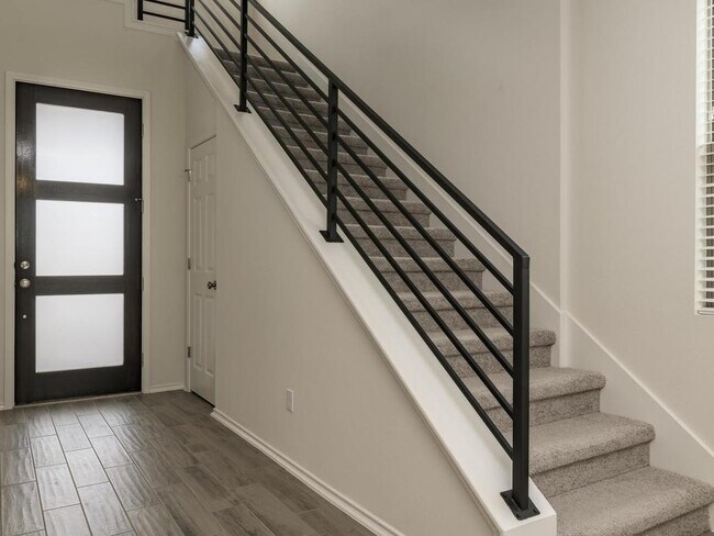 Building Photo - 9101 Garnet Dr