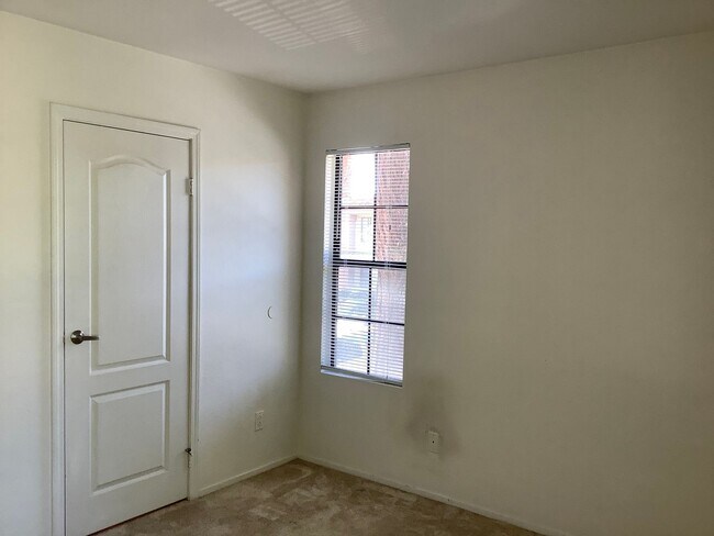 Building Photo - 2 Bedroom Condo in the Il Palio Community of Rancho Bernardo