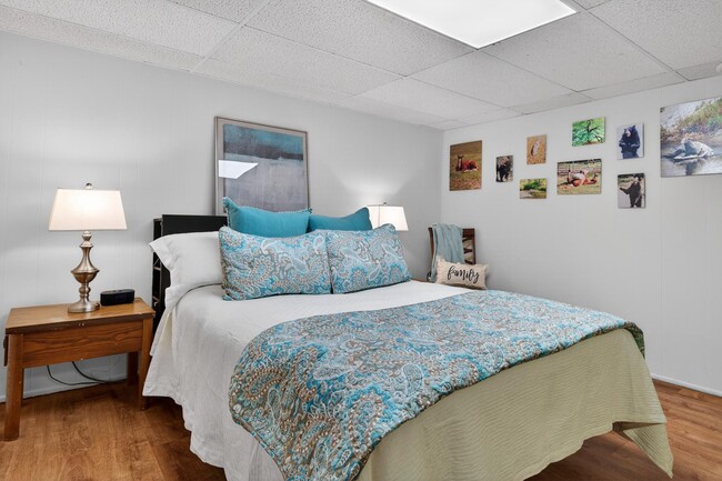 Building Photo - 462 Worthington Rd